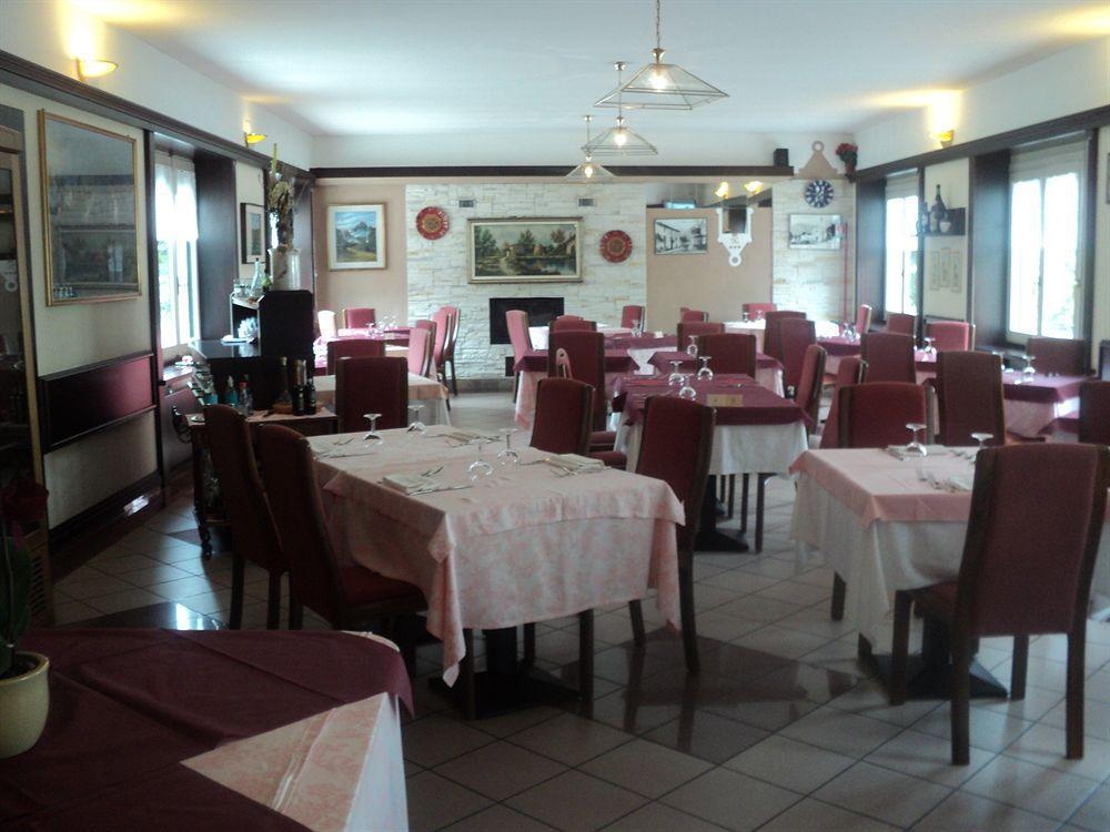 Albergo Del Cacciatore Cremeno Exterior foto