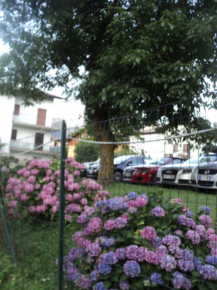 Albergo Del Cacciatore Cremeno Exterior foto